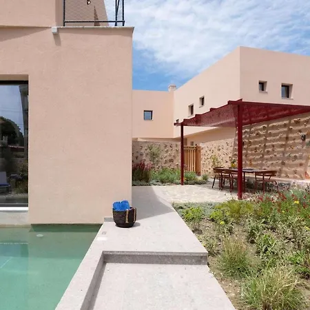 Simi Villa *